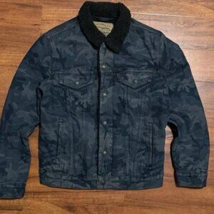 Levi’s Fresh Leaves Justin Timberlake Camo Denim Sherpa Trucker Jacket Small